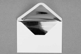 Briefumschläge DIN C6, Weiß mit Innenfutter in Silber